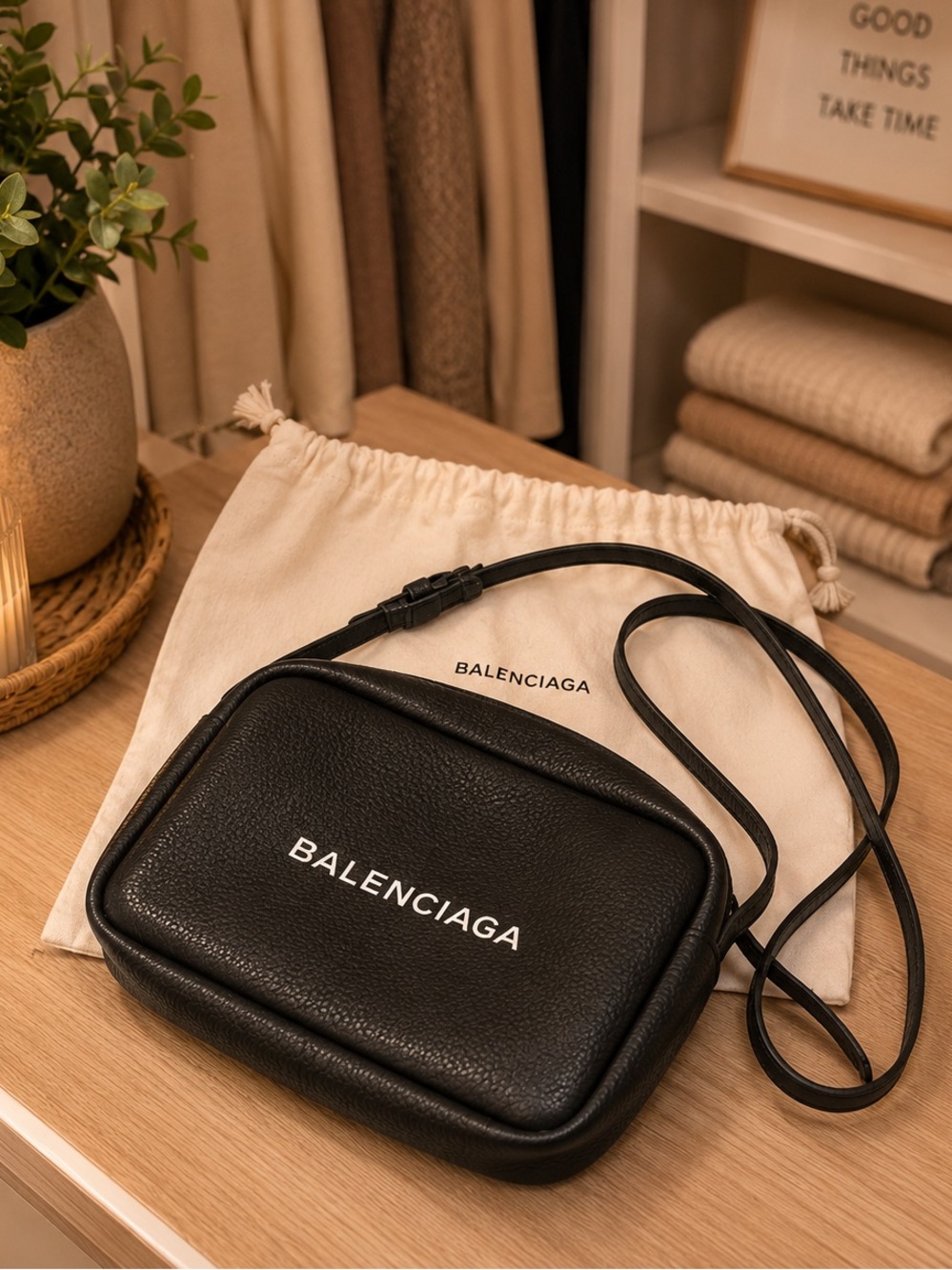 🖤 *PRELOVED - Balenciaga Black Leather Crossbody Camera Bag